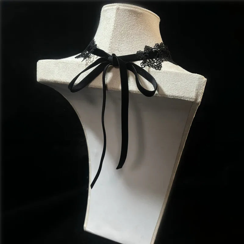Velourna Flower Choker