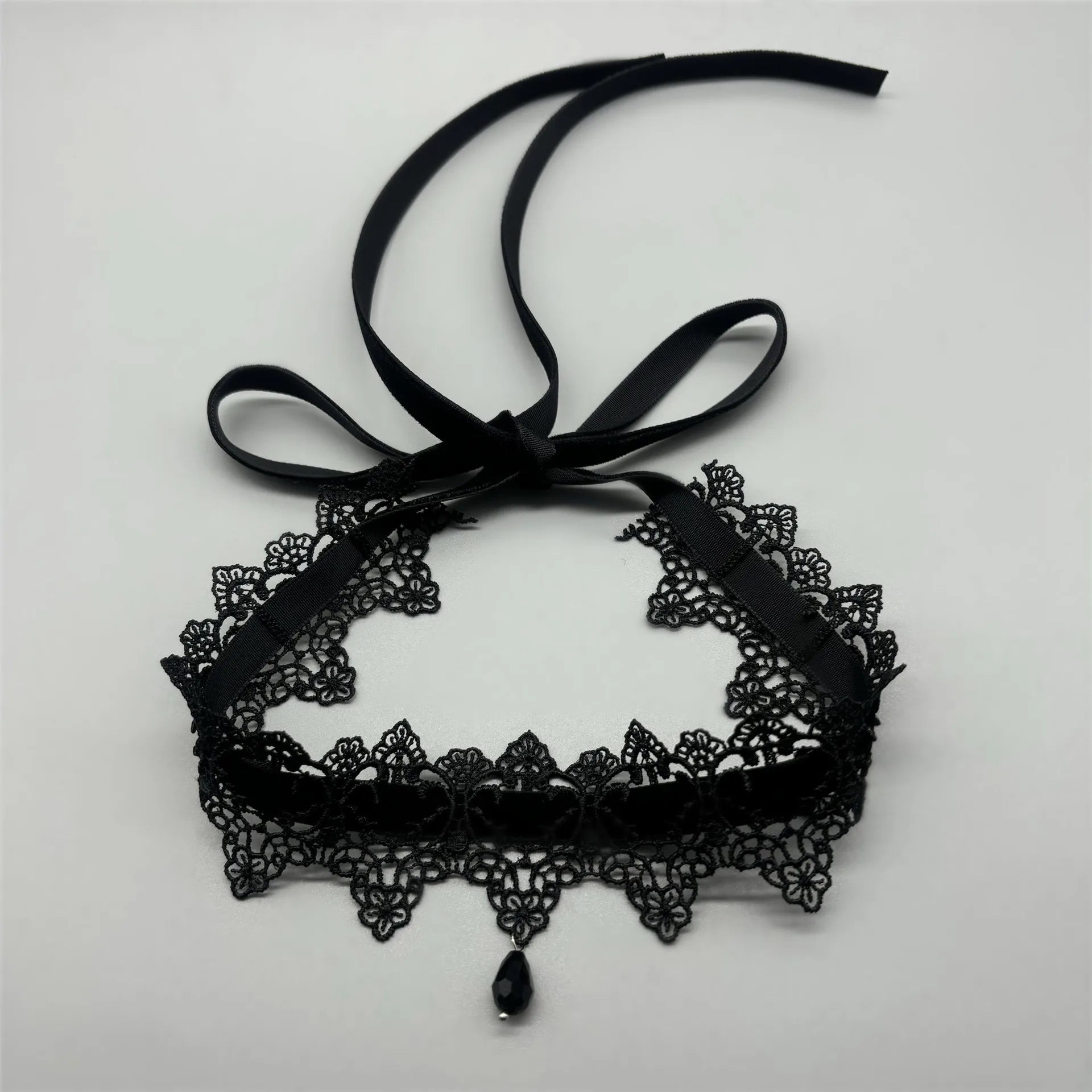 Velourna Flower Choker